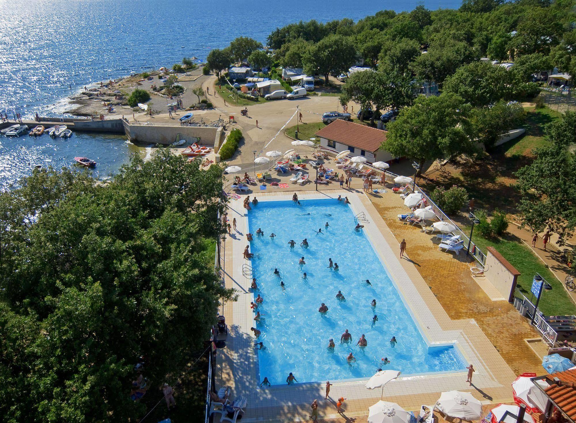 Eurocamp Mobile Homes At Fkk Nudist Campsite Solaris Tar-Vabriga Exterior foto