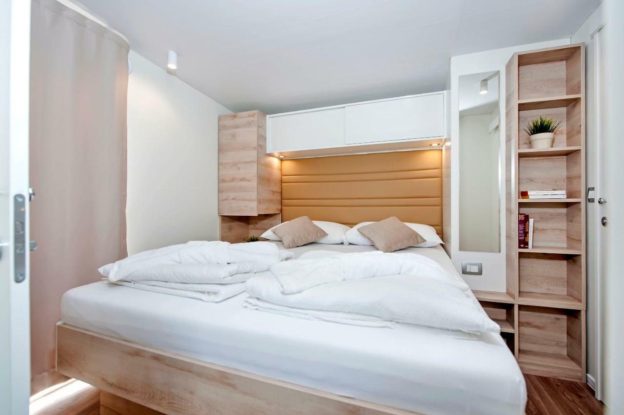 Eurocamp Mobile Homes At Fkk Nudist Campsite Solaris Tar-Vabriga Exterior foto